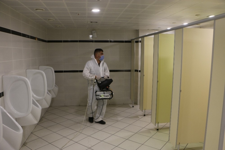 Kartal’da Korona Virüsüne Karşı Dezenfeksiyon Çalışmaları Devam Ediyor