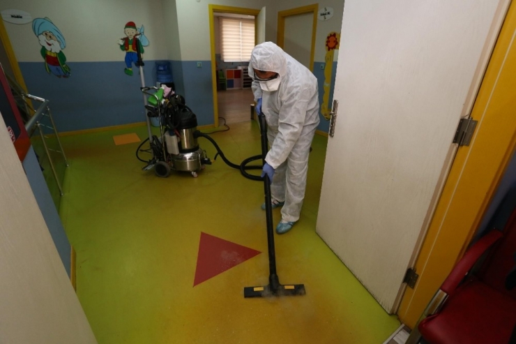 Kepez’in Kreşleri Dezenfekte Edildi