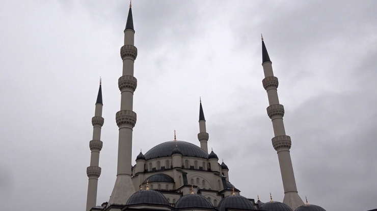 Kırıkkale’deki Camilerden ’Lütfen Evde Namaz Kılınız’ Anonsu