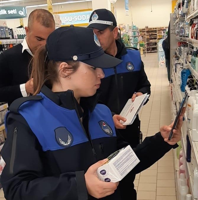 Kuşadası Zabıtasından Fahiş Fiyat Denetimi