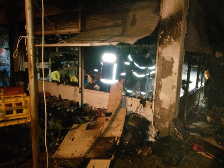 Bakkalda Çıkan Yangın Maddi Hasara Yol Açtı