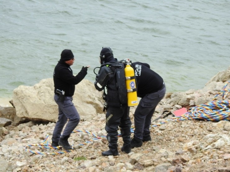 Baraj Gölünde Çıkan Kesik Kola Ait Vücuda Ulaşılamadı