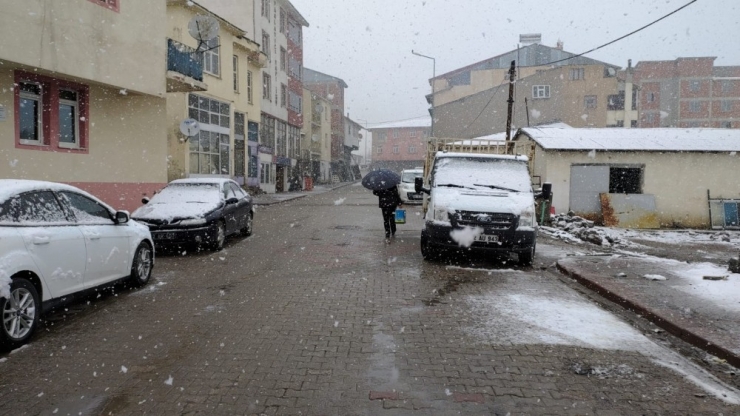 Baharı Beklerken, Karlıova’ya Kar Geldi