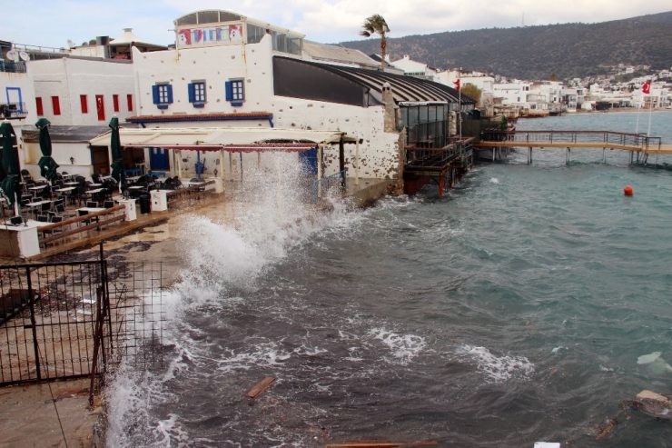 Muğla’da Kara Ve Denizde Fırtına Uyarısı