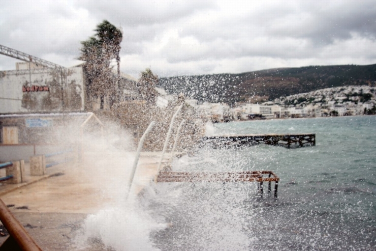 Muğla’da Kara Ve Denizde Fırtına Uyarısı