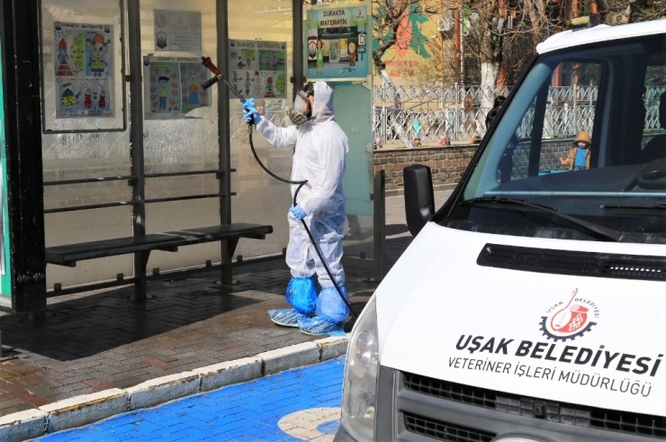 Kenti Fırça Ve Köpükle Yıkadılar