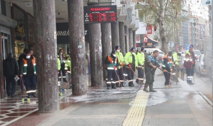 Elazığ’da Korona Virüsüne Karşı Kapsamlı Temizlik