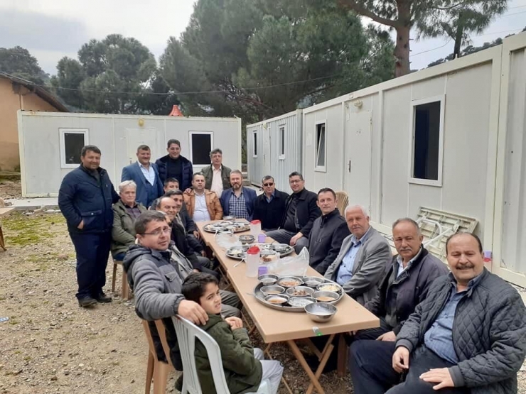 Burhaniye’de Muhtarlar Hayırda Bir Araya Geldi