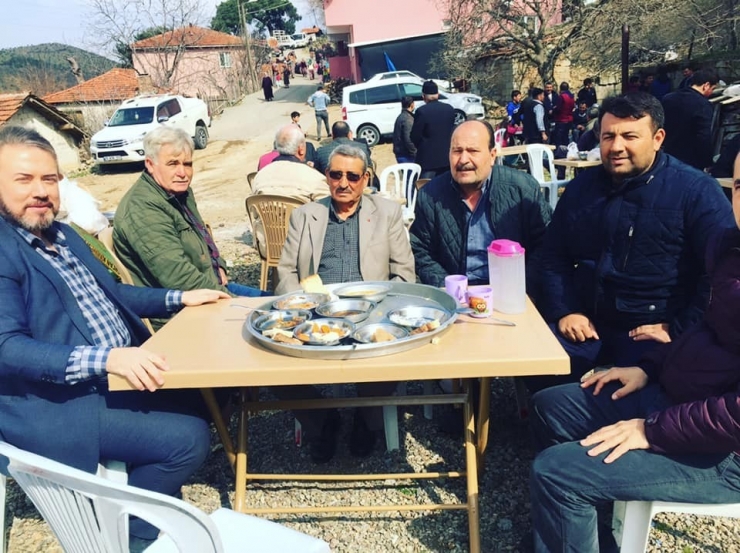 Burhaniye’de Muhtarlar Hayırda Bir Araya Geldi