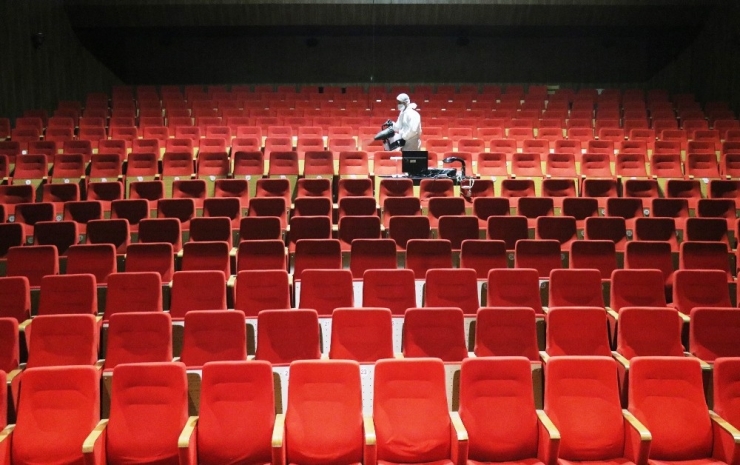 Van Devlet Tiyatrosunda Korona Virüsüne Karşı Dezenfekte Çalışması