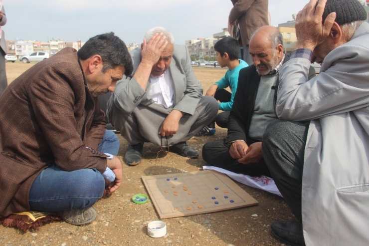 Korona Virüs Stresini Misket Oyunuyla Atıyorlar