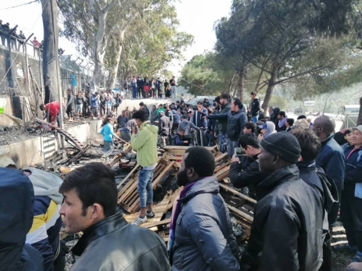 Yunanistan’da Göçmen Kampında Yangın: 4 Ölü, 1 Yaralı