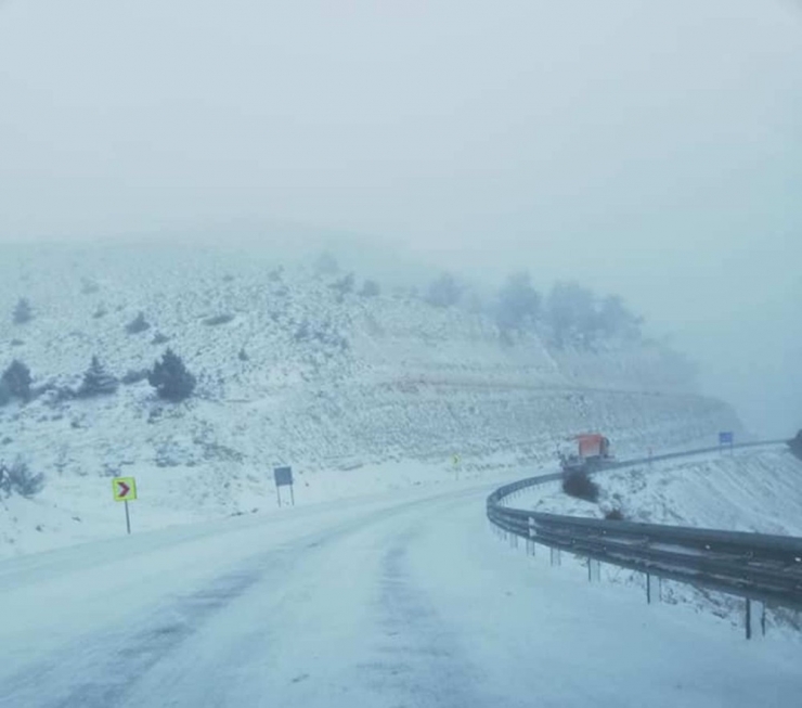 Sertavul Geçidi Zincirsiz Geçit Vermiyor