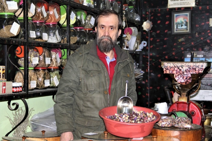 Korona Virüsüne Karşı Bağışıklık Sistemini Güçlendirici Ürünler Rağbet Görüyor