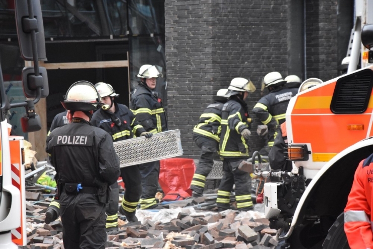Hamburg’da İskele Çöktü: 1 Ölü, 8 Yaralı
