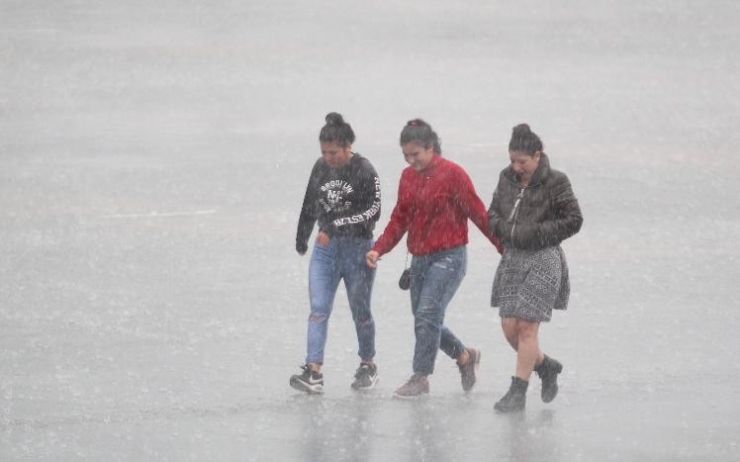 Temiz Araç Sevdası Sağanak Dinlemedi