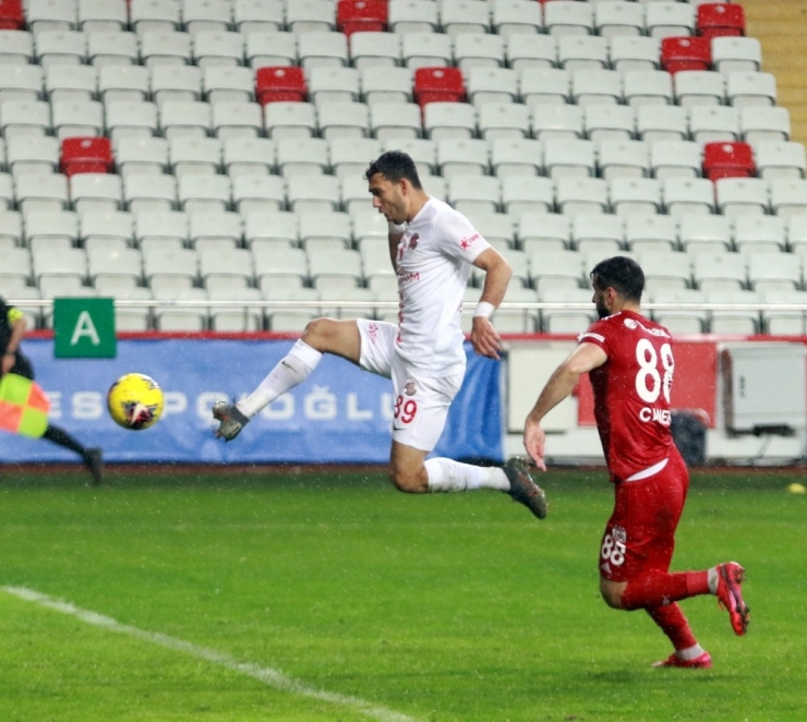 Antalyaspor, Yenilmezlik Serisini 8 Maça Çıkardı