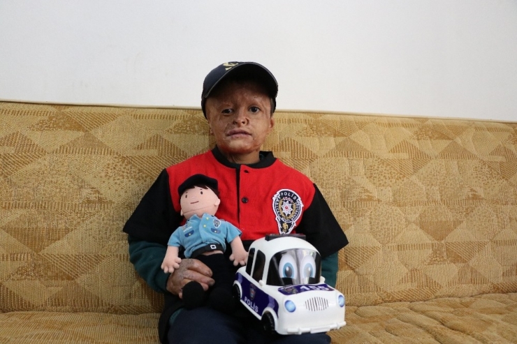 Suriyeli Çocukların Sessiz Çığlığının Yankılandığı Dünya Korona Virüsle Savaşıyor