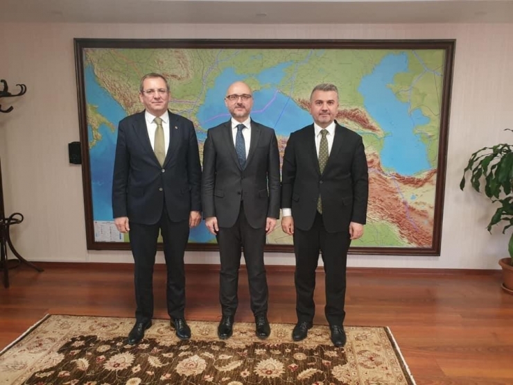 Ayvalık Belediye Başkanı Ergin, Başkentten Müjdeli Haberlerle Döndü