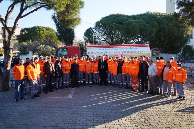 Ayvalık’ta Mesut Ergin İlaçlama Ekipleriyle Bir Araya Geldi