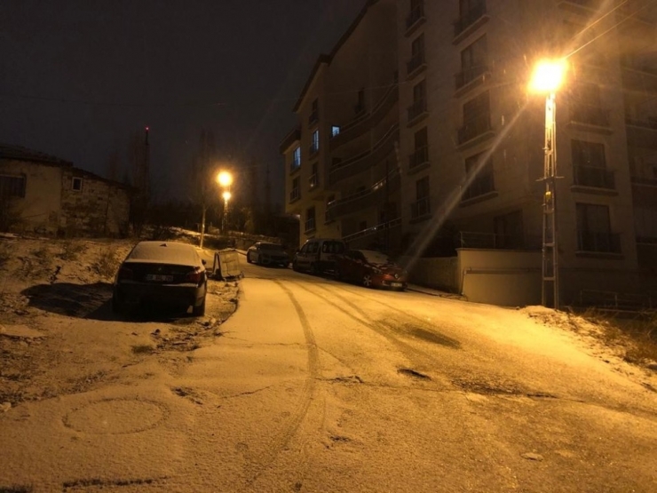 Başkent’te Mart Ayında Kar Yağışı