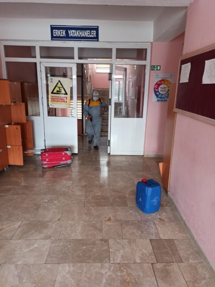 Sungurlu’da Okullar Corona Virüse Karşı Temizleniyor