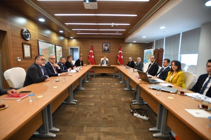 Denizli Valisi Karahan: “Kentte Korona Virüs Şüphelisi 2 Hasta Var, Tedavileri Sürüyor”