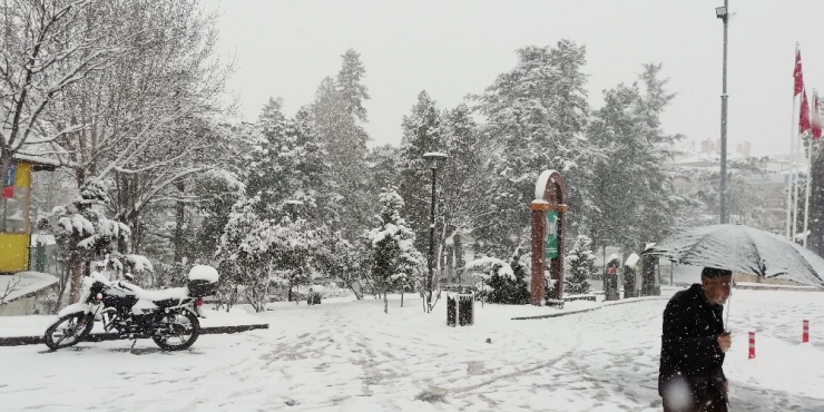Develi’ye Mart Ayında Kar Sürprizi