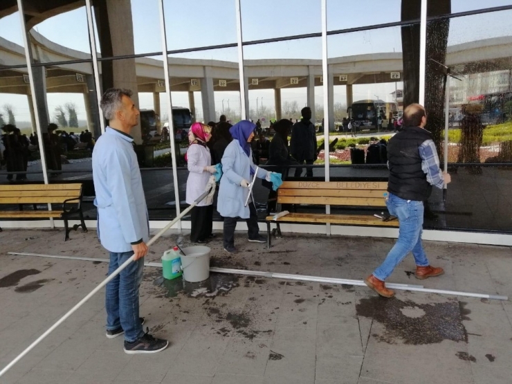 Düzce Belediyesi Ekipleri Çalışmalarını Sürdürüyor