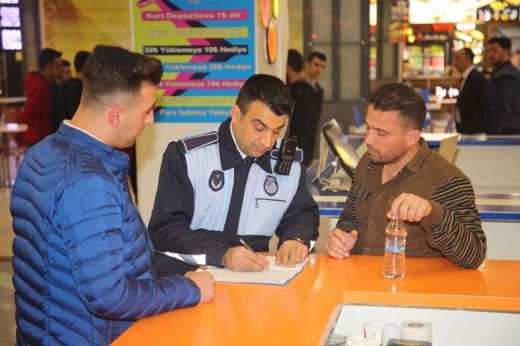 Elazığ’da Ekipler, Korona Virüsüne Karşı İşletmeleri Bilgilendirdi