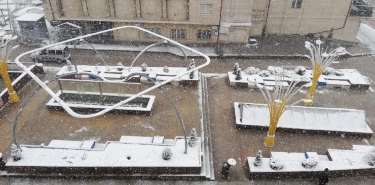 Erzurum’da Mart Kapıdan Baktırdı