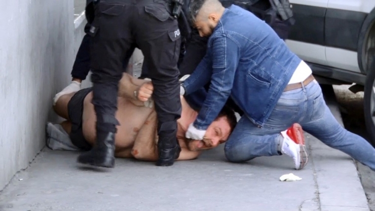 Alkollü Adam Esenyurt’ta Ortalığı Birbirine Kattı