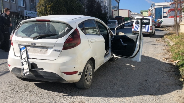 Drift Yaparak Sokağa Girmeye Çalıştı, Yaşlı Kadına Böyle Çarptı