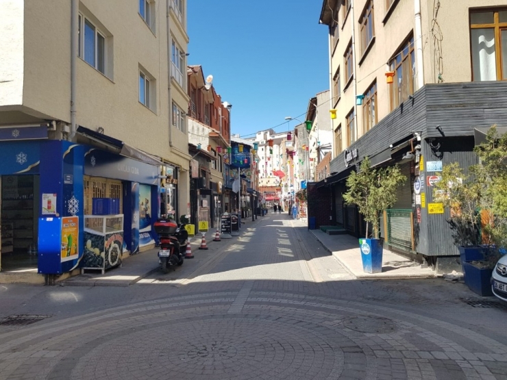 Eskişehir’deki Kapatılan Eğlence Mekanları Bölgeleri Sessizliğe Büründü