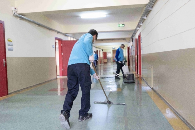 Eyüpsultan’da Okullarda Korona Virüs Temizliği