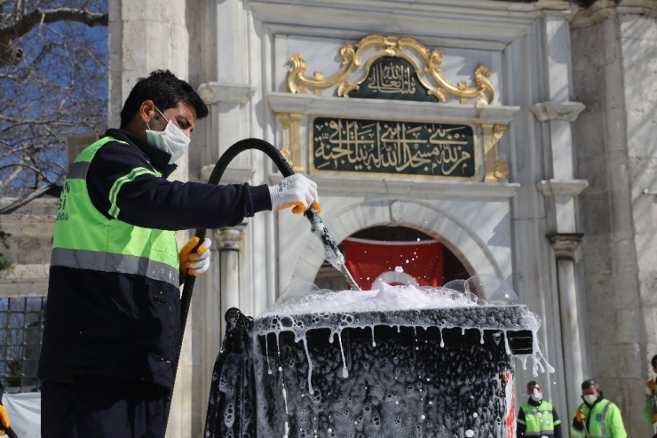 Eyüpsultan’da Korona Virüsüne Sabunlu Köpüklü Önlem