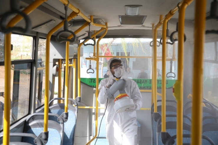 Gaziantep’te Özel Halk Otobüsleri Ve Ticari Taksiler De Dezenfekte Edildi