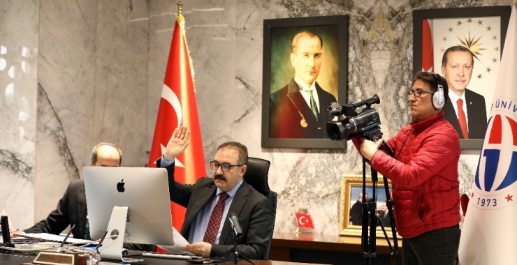 Gaün’de Korona Virüse Karşı Online Senato