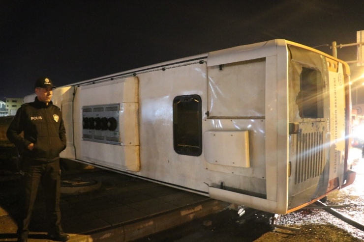 Gaziantep’te Belediye Otobüsü Devrildi: 20 Yaralı