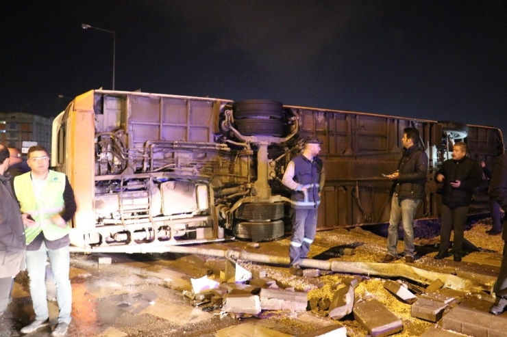 Gaziantep’te Belediye Otobüsü Devrildi: 20 Yaralı