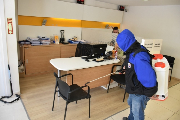 Gemlik Belediyesi’nin Korona Virüsü Mesâisi Sürüyor