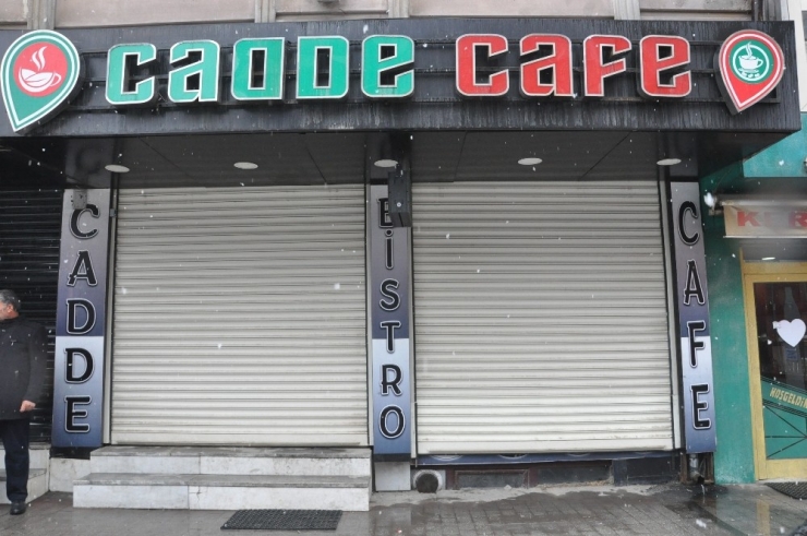 Yüksekova’daki Kafeler Kapatıldı