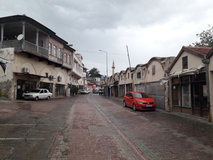 Salgın Nedeniyle Toplu Alanlarda Faaliyetler Durdu