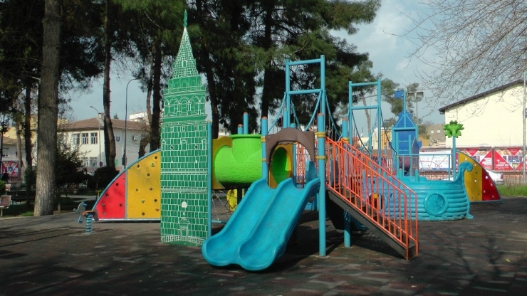 Suriye Sınırında Korona Virüs Salgınına Karşı Ticarethaneler Kapatıldı