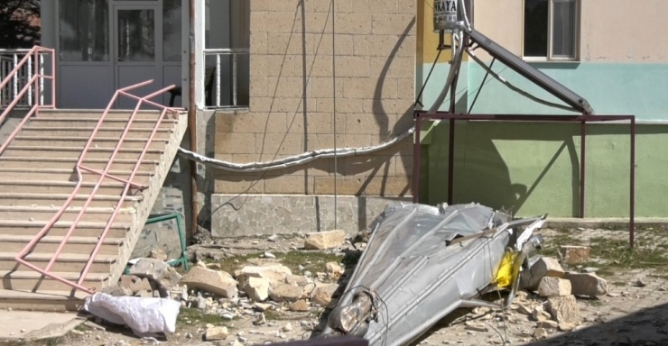 Minarenin Külahı Uçtu, İmam Sosyal Medyadan Öğrendi