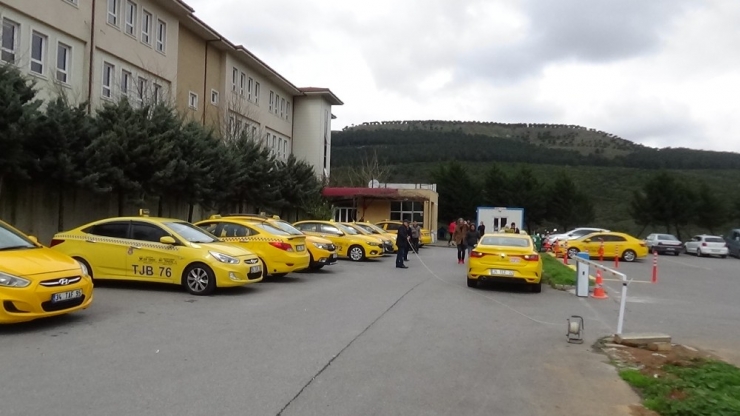 İstanbul’da Taksilerde Ve Taksi Duraklarında Korona Virüs Önlemi