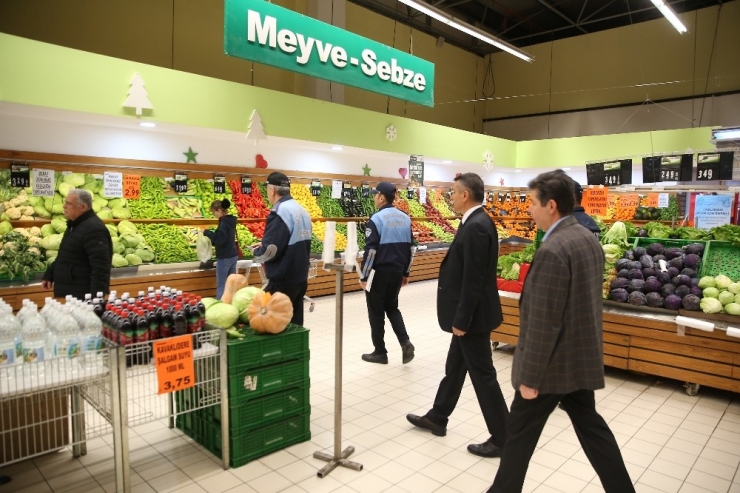 Büyükşehir Zabıtası Etiketle Kasa Fiyatı Farklı Olan 10 Firmaya İşlem Yaptı