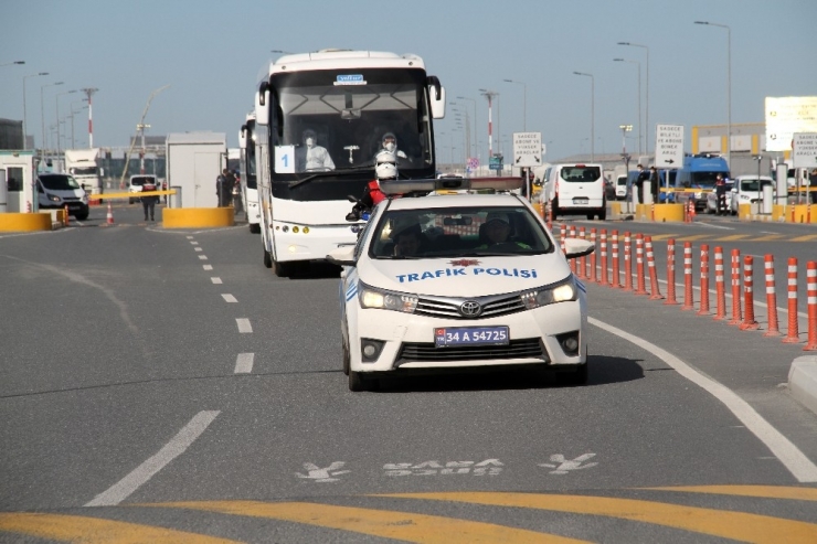 Avrupa’dan Gelen Türkler Otobüslerle Yurtlara Götürülüyor