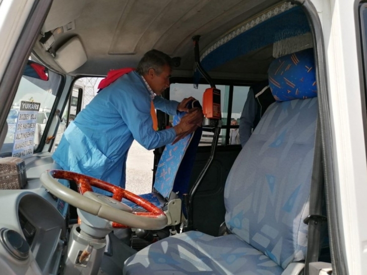 Şehiriçi Minibüslerde Dezenfekte Çalışması Yapılıyor