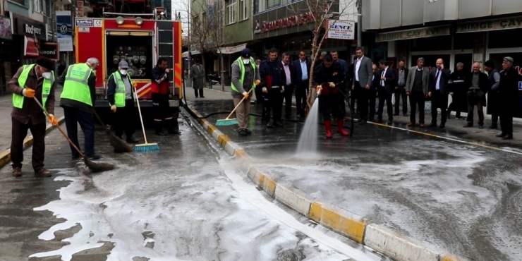 Iğdır’da Dezenfekte Çalışmaları Devam Ediyor